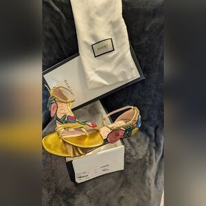 Women's Gucci sandals